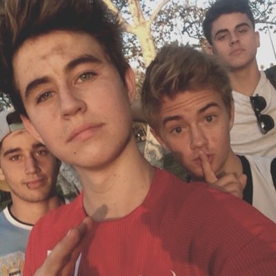 PLEASE GO VOTE!! WHEN DONE DM/TWEET SCREENSHOTS FOR A DM TO 6/12+SAMMY!! http://t.co/BT8uK1pdb4