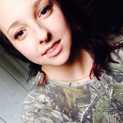 My names chelsey im 16 i love painting im deffinitly different :) im not like others i like being that way and im taken by the best:*3