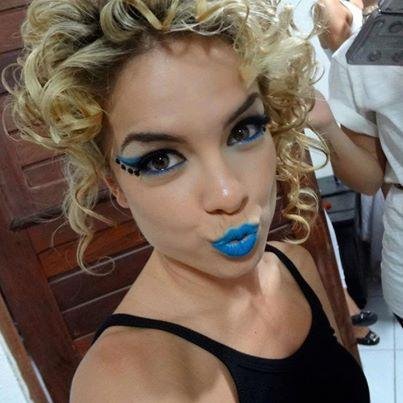 Posso não ser a sua melhor fã, mas tenho a melhor ídola do mundo. Te amo @lua_blanco