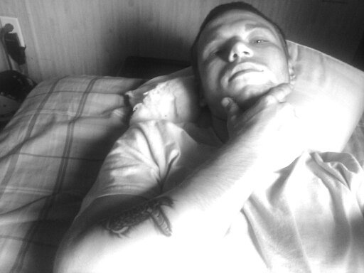 Just a dreamer, trying to get there fast. #socalsidewayz,,Stand on my own and everyone stand foe