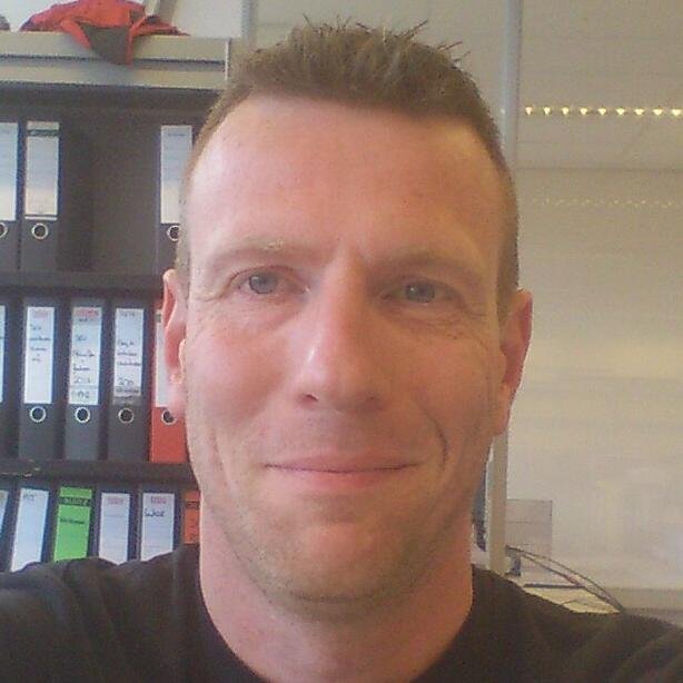 Buzio1977's profile picture. Geboren 24 maart 1977 in Delft. Getrouwd met Anthony en we hebben een zoon Leon van 10 jaar. Werkzaam bij DUWO in Delft.