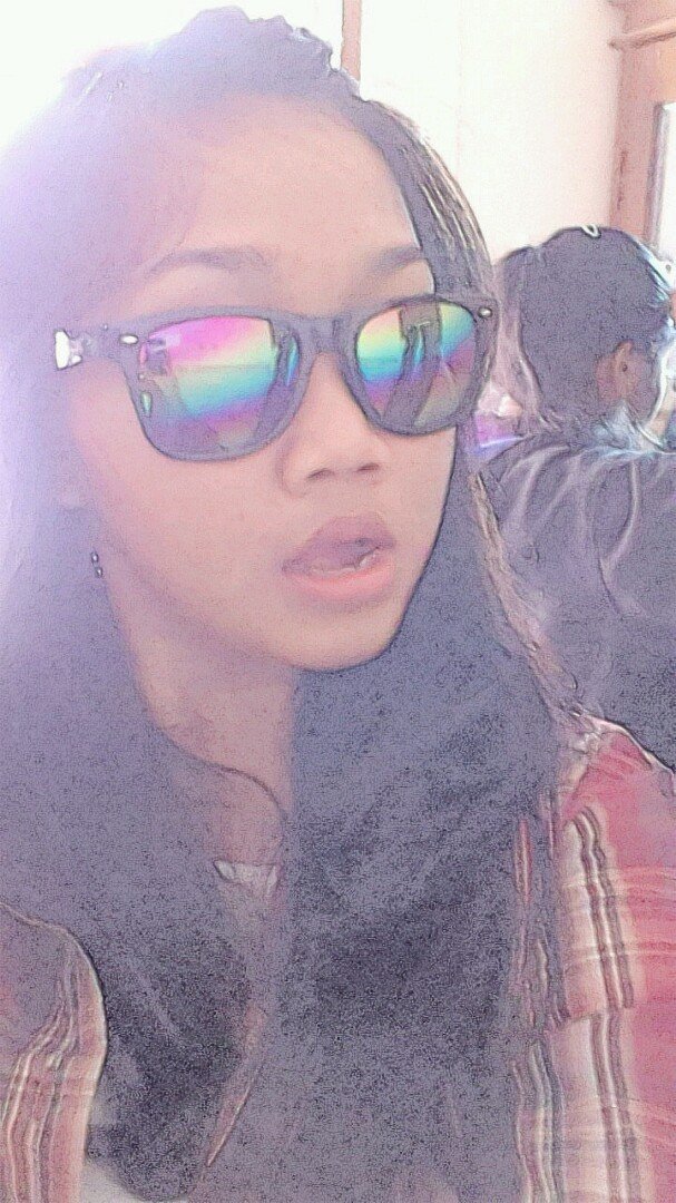 linda_gwyneth98's profile picture. linda lestari,24041998,hobby : makan,koleksi kacamata,ngemil,dance,masak,gue orang indonesia, asli bali kturunan cina (buyut gua)