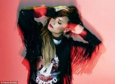 A shooting star just passing by ☆ Lovatic since 2008 ♥