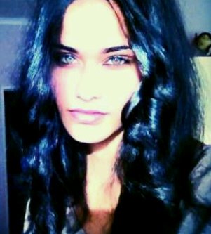 •left-handed •bisexual •artist •stoner •born a trancer♥ •I love food!:D  #TFB☺ #PLUR