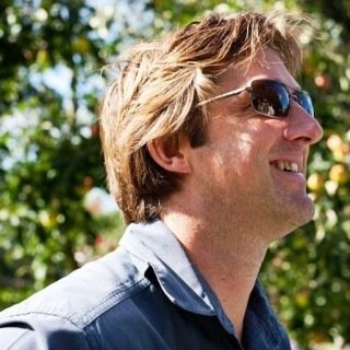 Use @Ragsto_Marlow ! Handcrafts leather bags as 'sewing artisan' on BBC TV Money For Nothing https://t.co/vZsk0h1QZR Sews Cycles Surfs  Explores Scouts drives Land Rover
