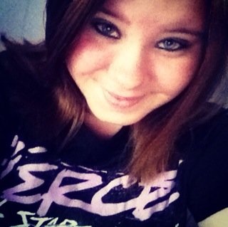 Hi! Im Julia, I am 16, in 11th grade, and im a legalized midget :3 I like bands, YouTube, and the walking dead :p.