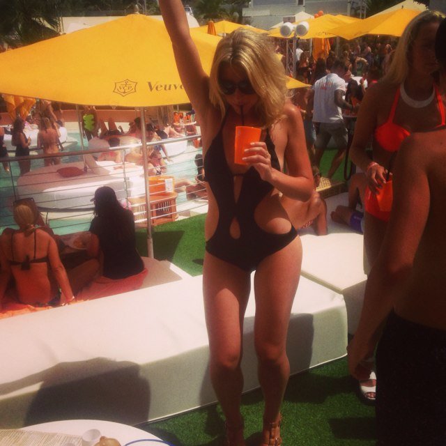 Kimberley_Live's profile picture. Kimberley Hilton is a professional singer from Essex, taking bookings for gigs/functions. http://t.co/xweSXSlL