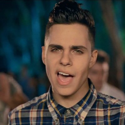 Midnight Red. Red Head. @ThomasAugusto y @AnthonyLadao como forma de vida. Harmonizer