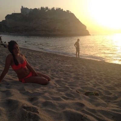 _Polly5's profile picture. Perchè la vita è un brivido che vola via, è tutto un equilibrio sopra la follia.