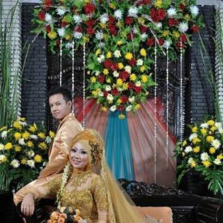 Happy mommy of Devando Alfada Andriyanto and Happy wifey of Angga Bagus Andriyanto. Alhamdulillah