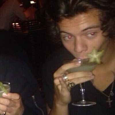 hiiiii pretty please follow @floodstyles i follow back :)