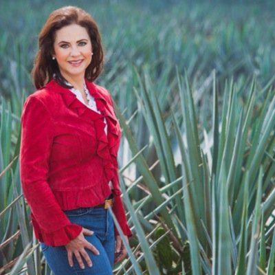 Mujer alteña comprometida con Jalisco y con mi país, Diputada  Local 2015-2018, orgullosa de mi Región y de mi gente y sobre todo de mi México.