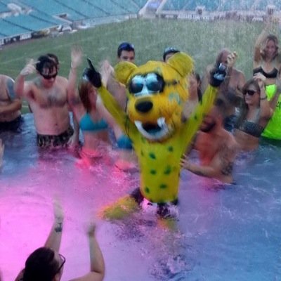 Providing real-time updates and in-game commentary during #Jaguars games.
