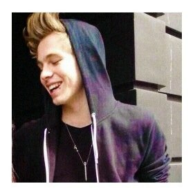 cherrypepsiluke's profile picture. follow @drowninginluke pleasee ☪
