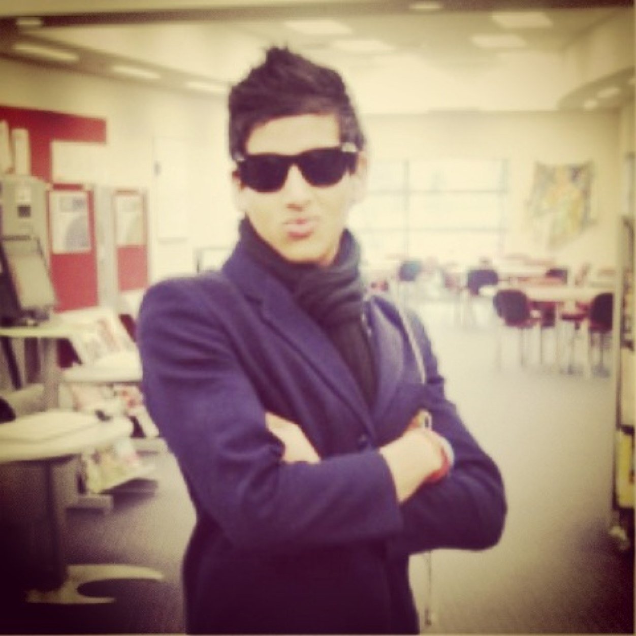 My other twitter got hacked. Follow back please :), and if you do you're super super super awesome   xo