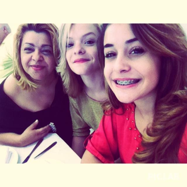O senhor é meu pastor e nada me faltará ! amo meus filhos Mãe de @michelmlp @michely_manuely @milenilimap