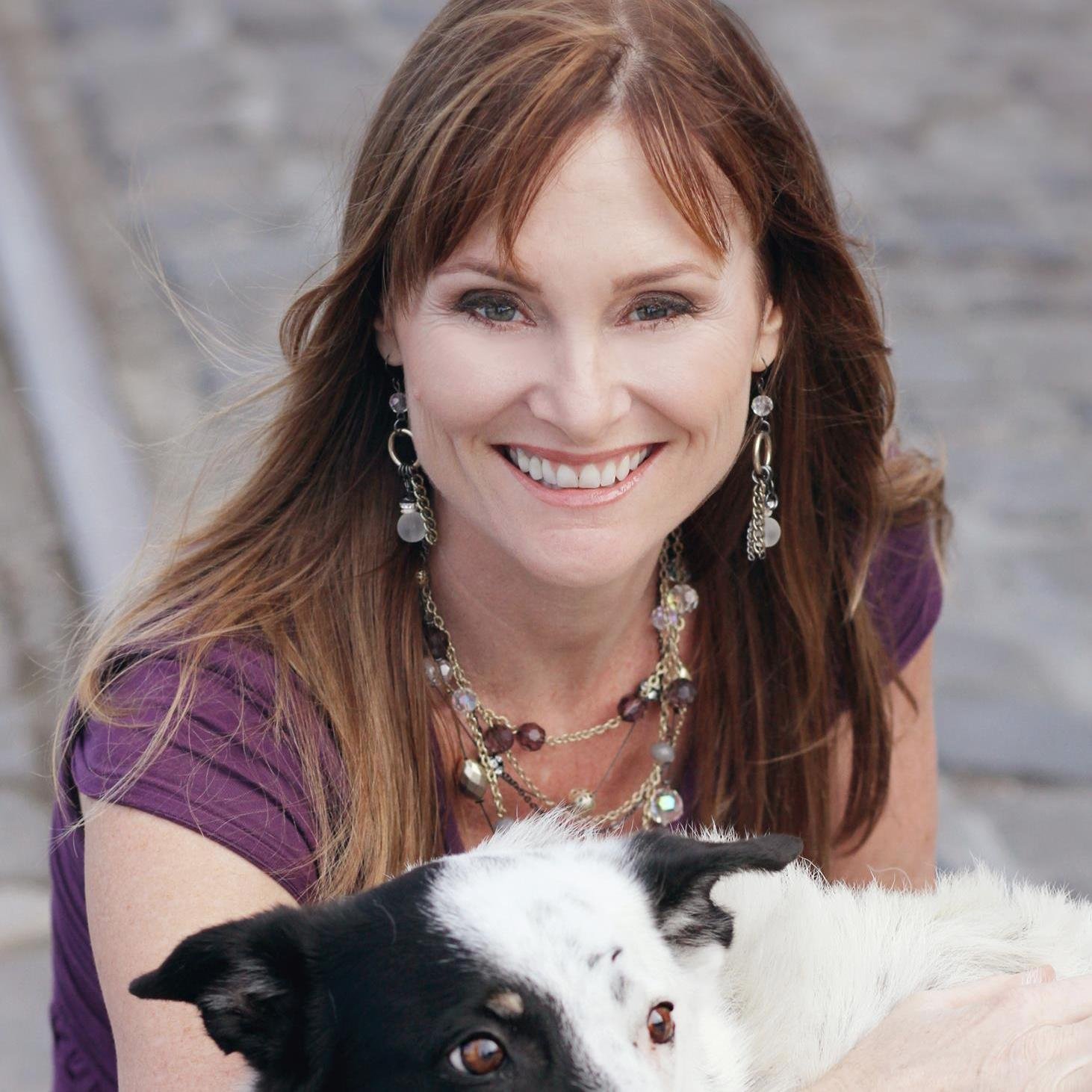 Business Coach & Author. Change agent for your work + life success. If you are ready to love your (work)life, I'm ready to help. https://t.co/VI0CGdG5iF