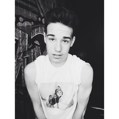 WhitesideSimply's profile picture. 