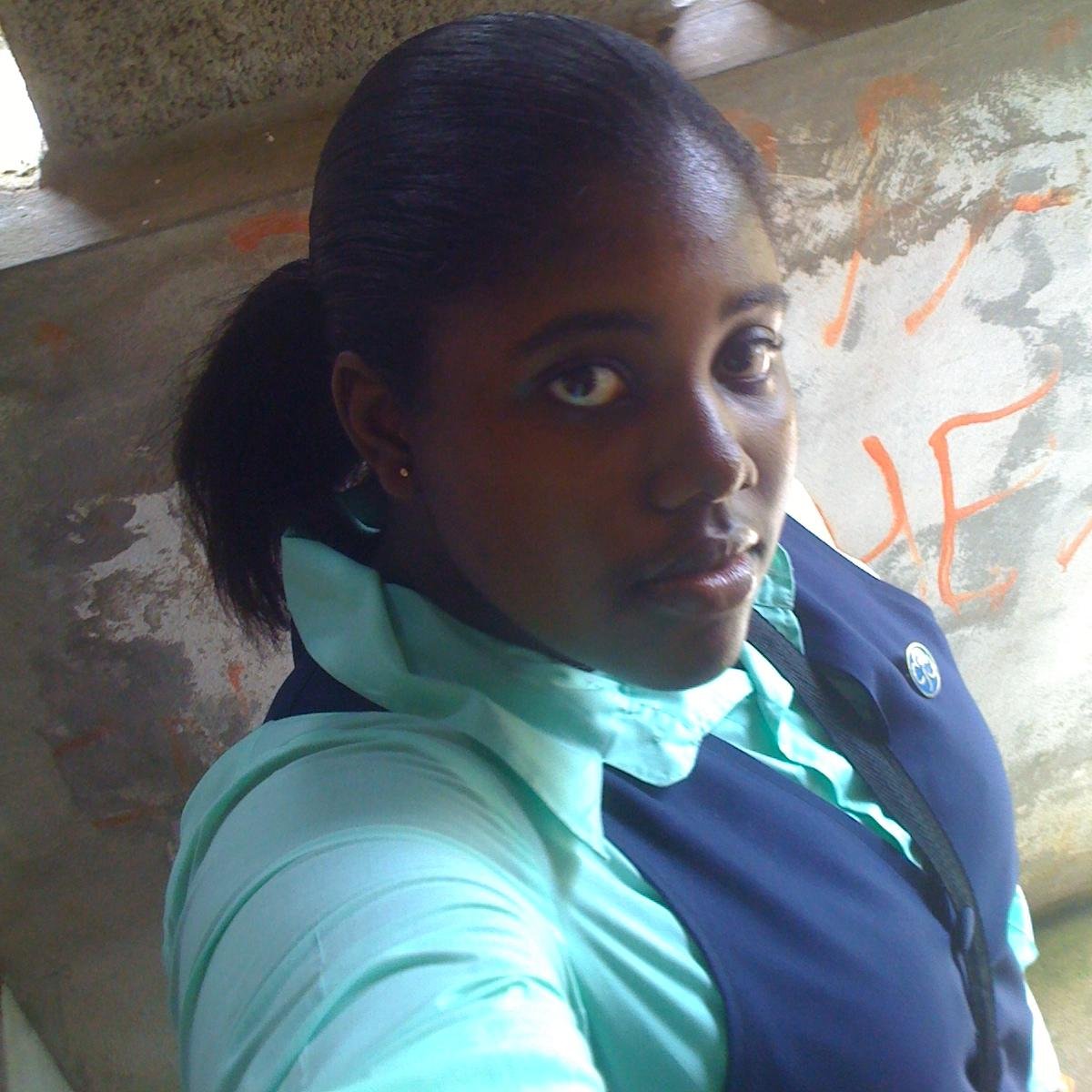 @beebee_sweet16, i live in grenada, i love reading, writing, listening music and chilling with my friends