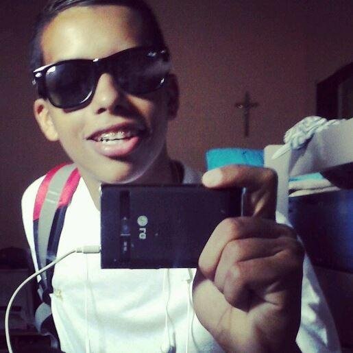 escrevo umas merdas aí ☮