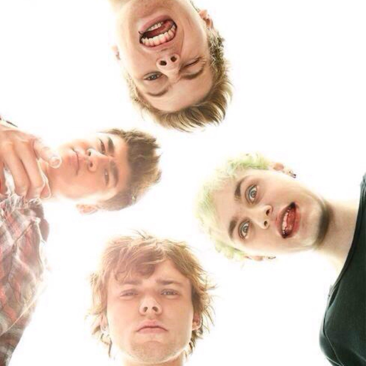 turn on our notifs to know updates on when 5sos are following and where they are