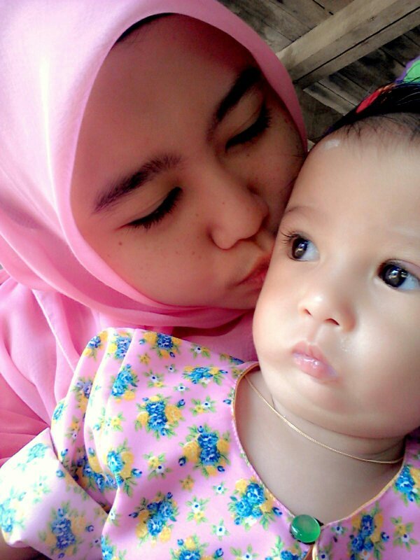 mielaaziz's profile picture. juz a simple gurlz with lots of loves....