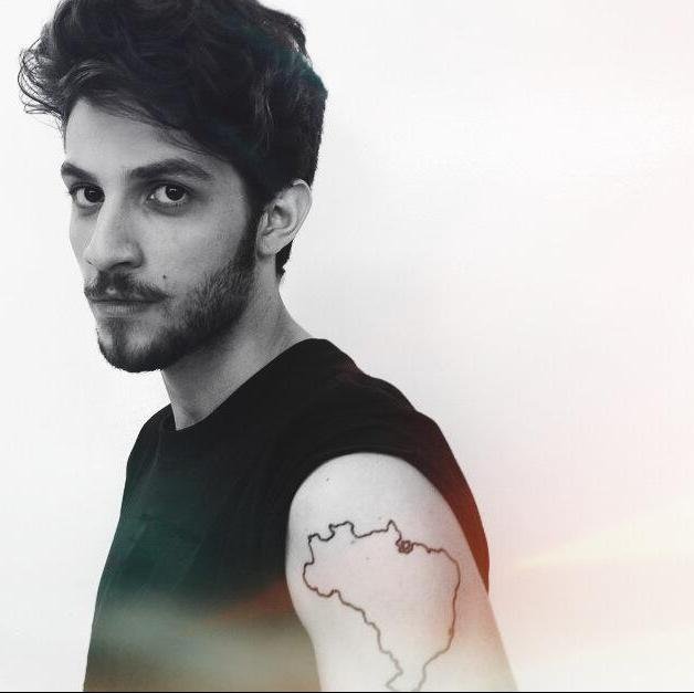 Mesmo longe
Você se faz tão presente ❤️❤️ @Chayleao