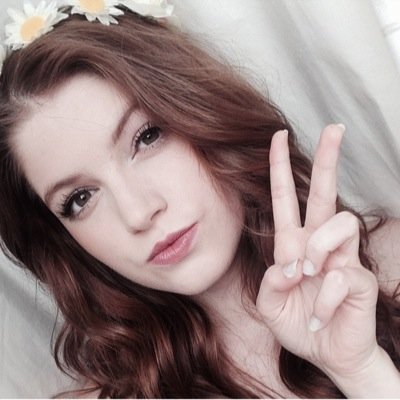 Here because we love Izzie & her music. Forever supporting Queen Naylor. ♚ Follow Izzie's twitter/instagram -- @IzzieNaylor