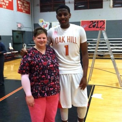Big Lakers fan #24 like going to watch Oak Hill play basically a BIG sports fan