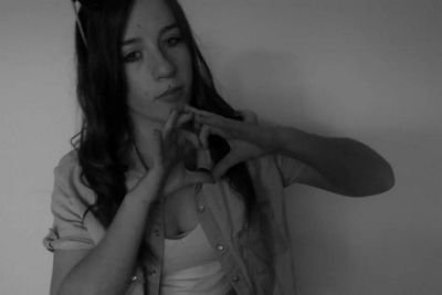 City/farm girl, fangirl, blue eyes and cute smile. Live for love not hate.