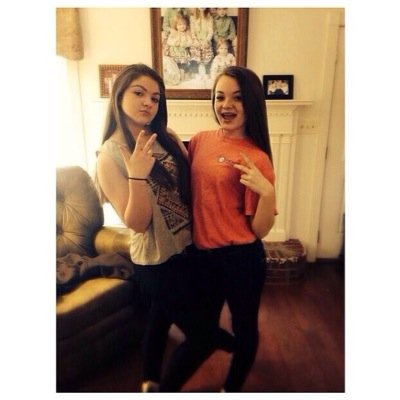 Follow my other acc, @xtropicalcaniff bc i dont know the password to this acc so im logging off of it soon.