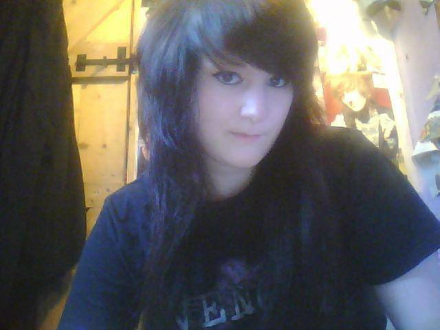 English. Tattoos,A7x, whitesnake acdc and mcr will always have a place in my heart, #bvbarmy #teamwinchester :) xoxo