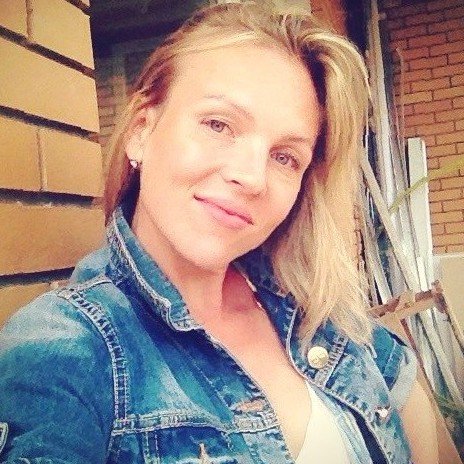 vnizdinuu's profile picture. mommy of 3, social monster, wine arbiter