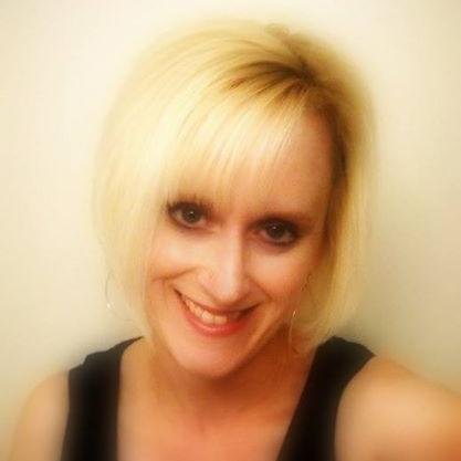 evanatesmom's profile picture. Michigander. ✋Cookie/cake decorator. Wife/mom. Lover of glitter, flowers, pink, Mackinac Island, thrift stores, and all things vintage. 2018 WGU grad!