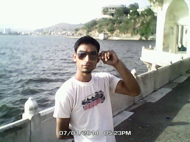 rathoresonu031's profile picture. 