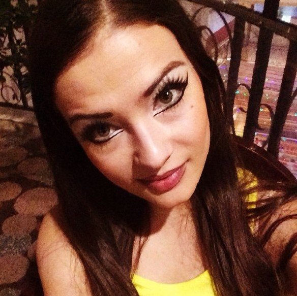 xrehisio's profile picture. mother, social mad, wine collector