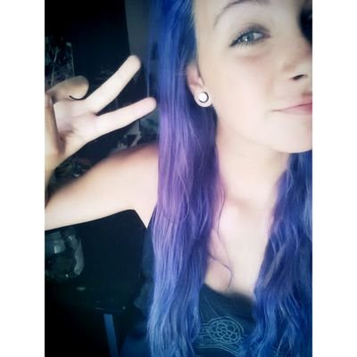 bndsnbaes's profile picture. I like bands & band members. 
you only live once so just go fucking nuts 
RIP MITCH