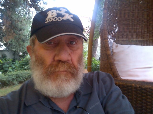 fnaltintas's profile picture. Benim şaka tarzım gerçekleri söylemektir.   Gercek, dünyadaki en komik şakadır.