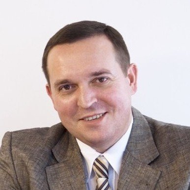 temibii07's profile picture. social connoisseur, wine monster, dad of 3