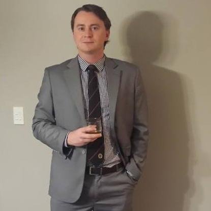 Kiwi_Express's profile picture. Suit & tie... that should fool them...