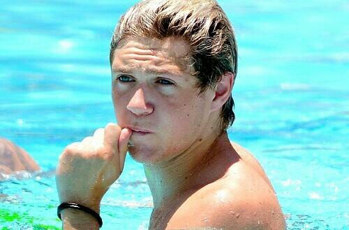 ONE DIRECTION is my heart. glee is my life. Can you follow me?