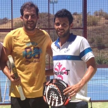 Profesor de padel y jugador en los ratos libres.Amante de la buena musica y amigo de mis amigos.