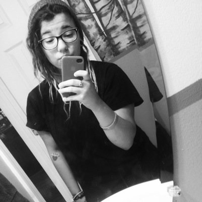 Alexis. Solo artist. Working hard to make dreams come true. No regrets✌