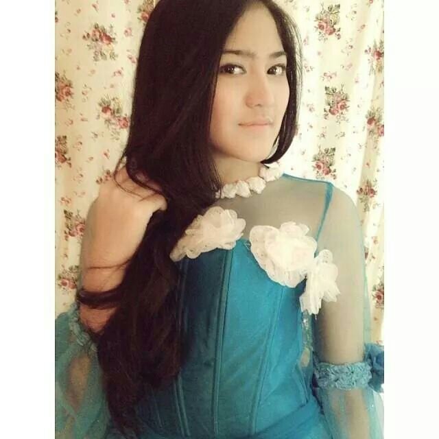 Hi. This is Official Fanbase of @ghinasalsaaa @ghina_ana We are Always Support and Love her:* | RESMI♥ & Followed by her at 23-07-2013