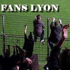 Photos tribunes/supporters & joueurs/joueuses #OL #TeamOL (site https://t.co/mB5WeMxPCv actuellement en refonte, pendant le confinement Photos en mode Retro publiées ici)