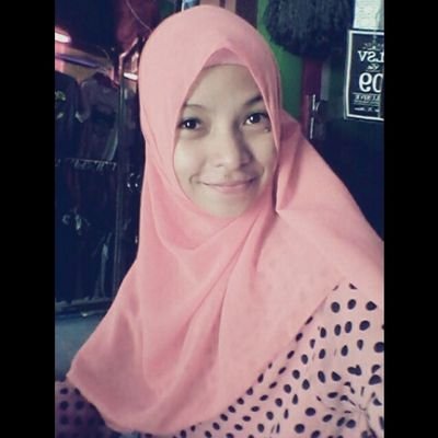Bersabarlah saat duka menghampiri ,tersenyumlah jika hati merasa suka . karena ,suka duka di dunia tak akn abadi . tebarkan sejuta pesonamu dngan senyuman .