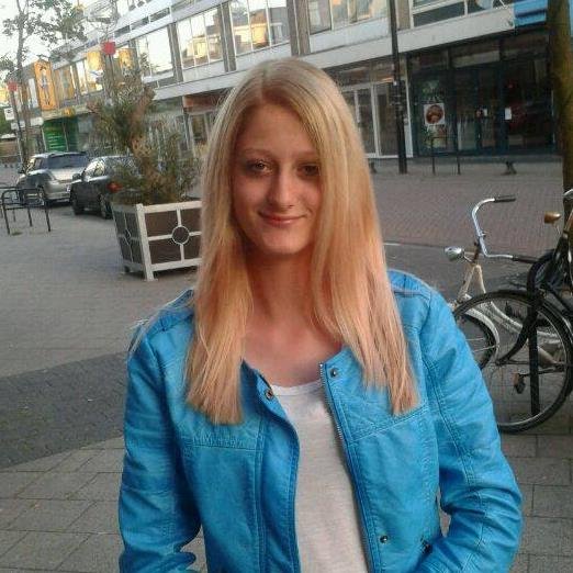 @simonevanliet doet het niet meer dit is me nieuwe acc #teamkaj met @xcharifaca
