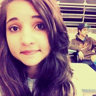 Digo obrigado ao meu Senhor por ser quem sou,
Por conhecer quem conheci,♪♫