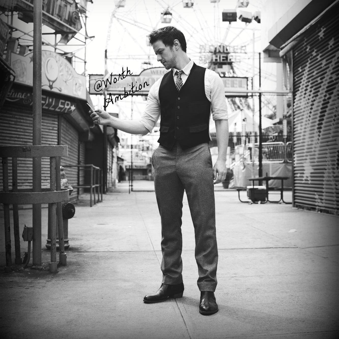 In my choice to reign is worth ambition. But who is to say I can have only one? @AllDeathEndure may be my greatest ambition of all. {#BritishMonarchyAU HRH} 18+