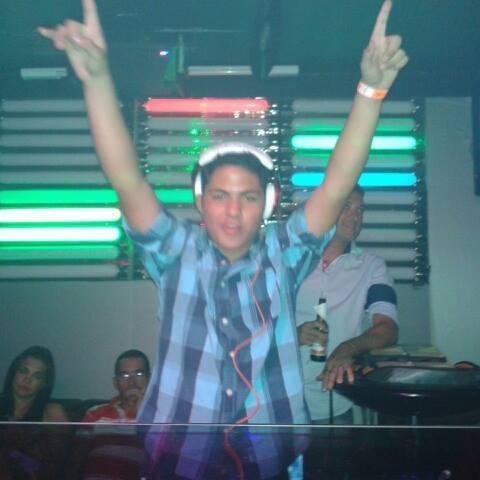 Sou dj desde os nove anos de idade, atualmente tenho voltado meu estilo musical para progressive house e big room house